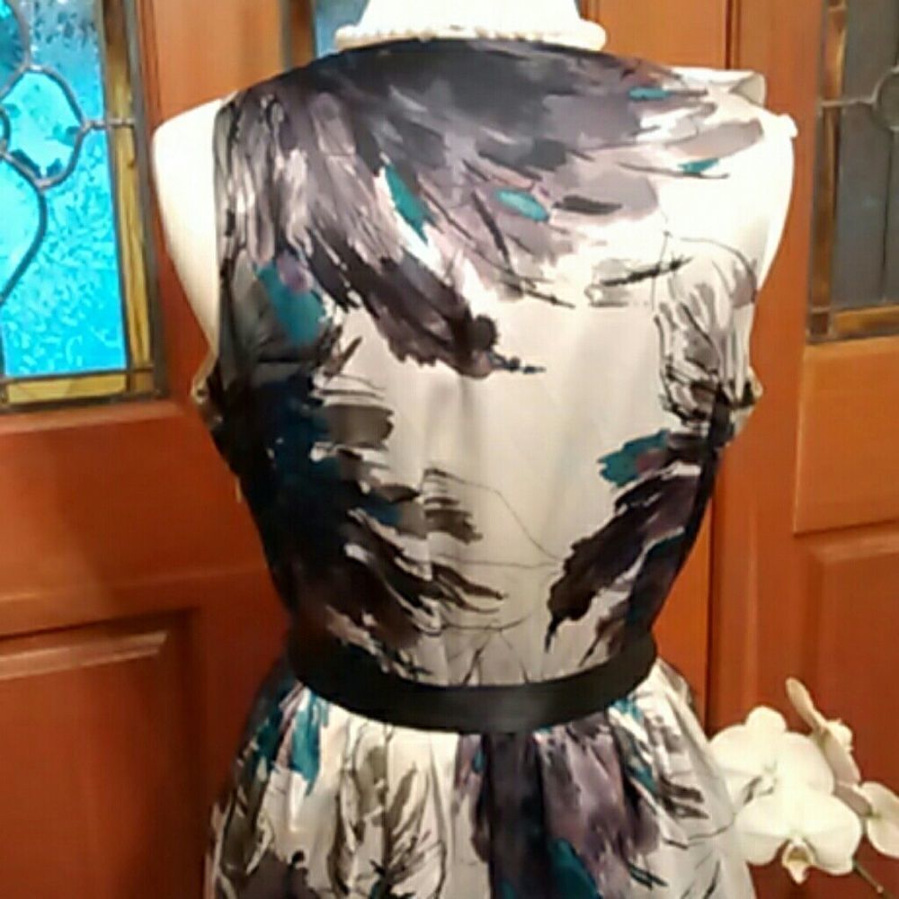 Lauren Conrad Dress  - Picture 4 of 6